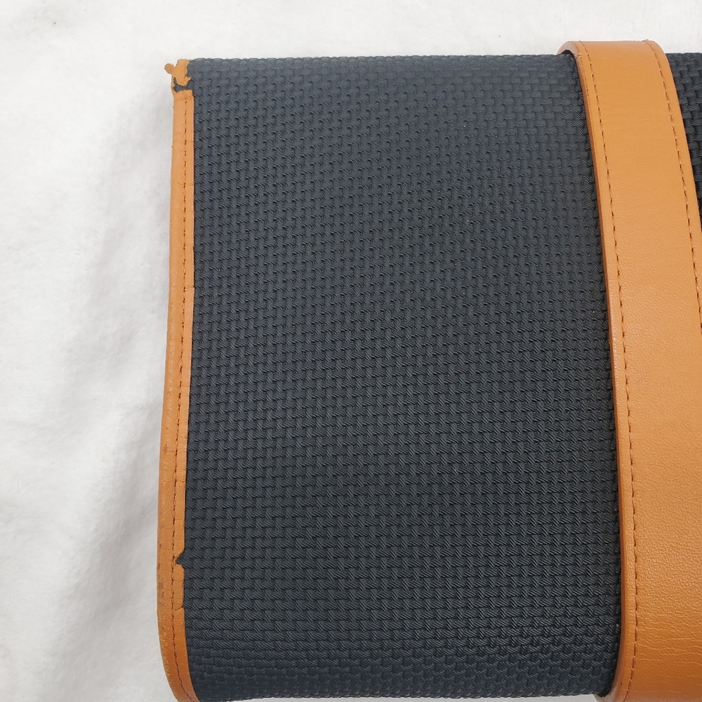♤♤ YSL Black and Tan Envelope Clutch with Logo - Picture 7 of 15